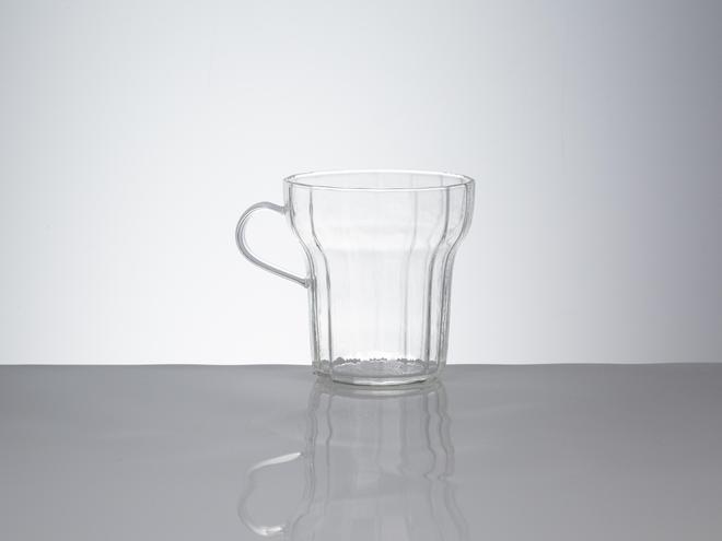 德勤玻璃制品取得玻璃杯杯口磨边用杯身固定结构专利避免在打磨过